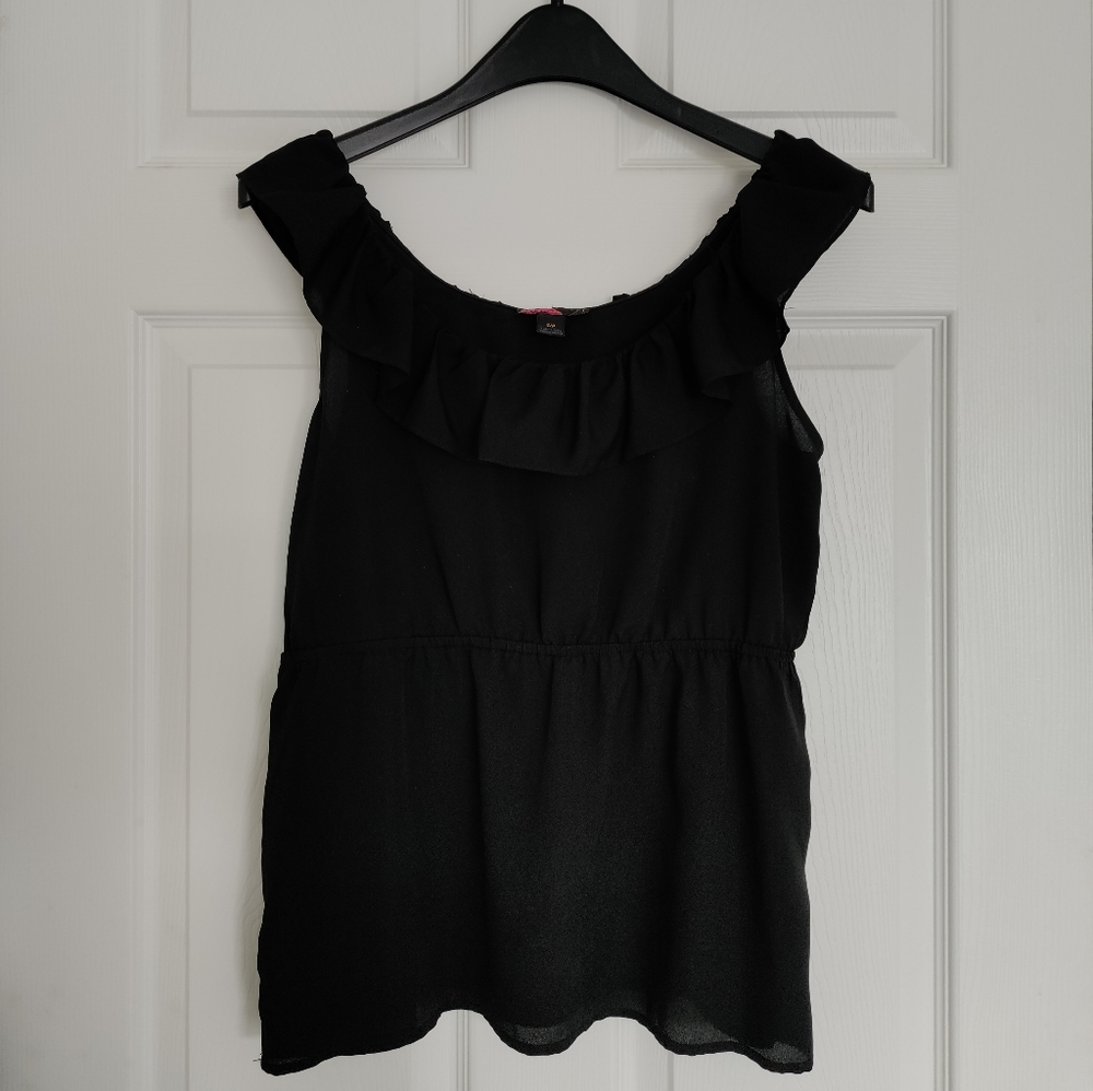 FOREVER 21 Juniors size S sleeveless ruffle top